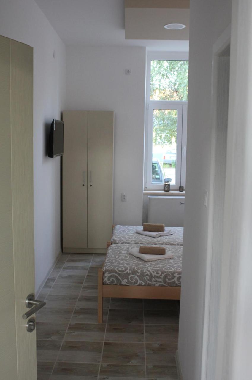 Apartmani Maja ซเรนยานิน ภายนอก รูปภาพ