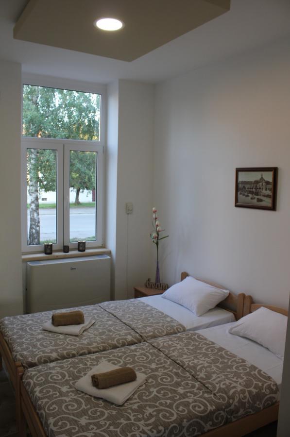 Apartmani Maja ซเรนยานิน ภายนอก รูปภาพ
