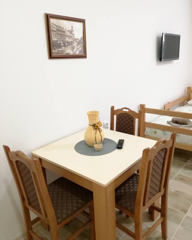 Apartmani Maja ซเรนยานิน ภายนอก รูปภาพ